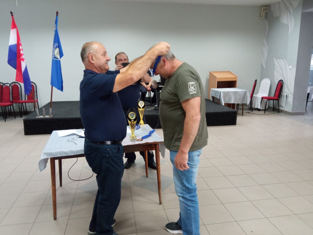 Ae810354 D8b5 4ae7 9945 64763152dd15