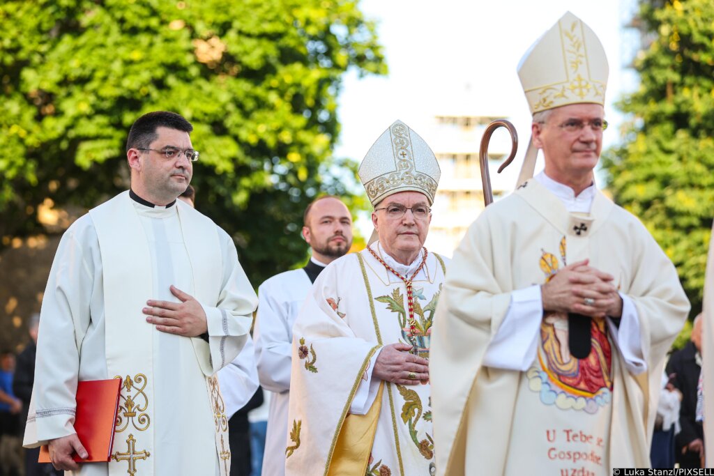 Kardinal Bozanić: Hrvatska kršćanska pobožnost izrazito je marijanska