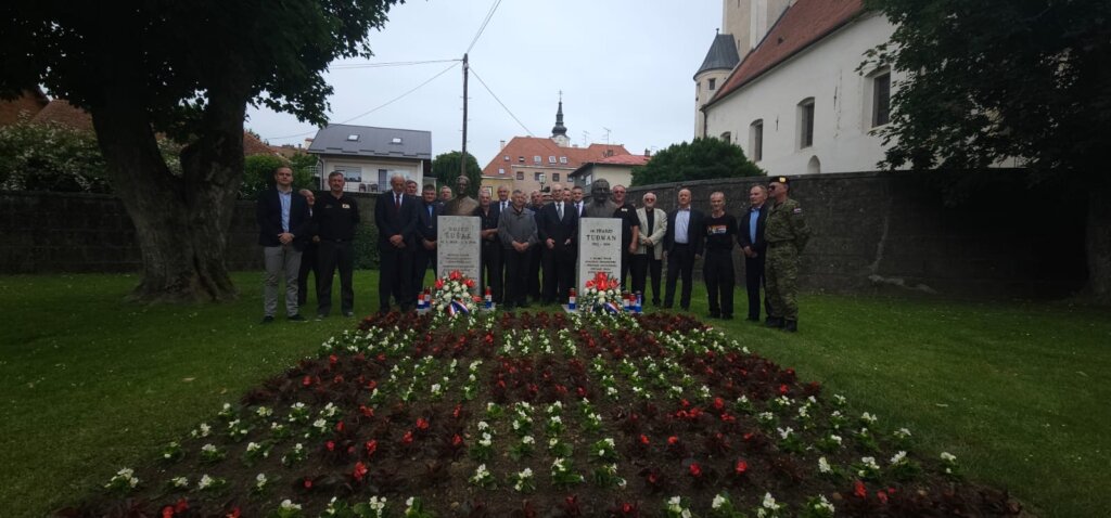 D06a4326 F782 4abd B677 9a07244b3ff6