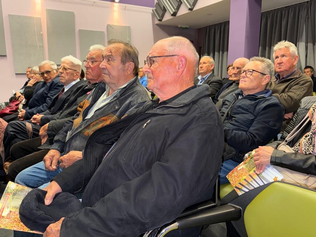 Ef5fc0f4 C5cd 4a1e Bcdd 0b2b541ac72f