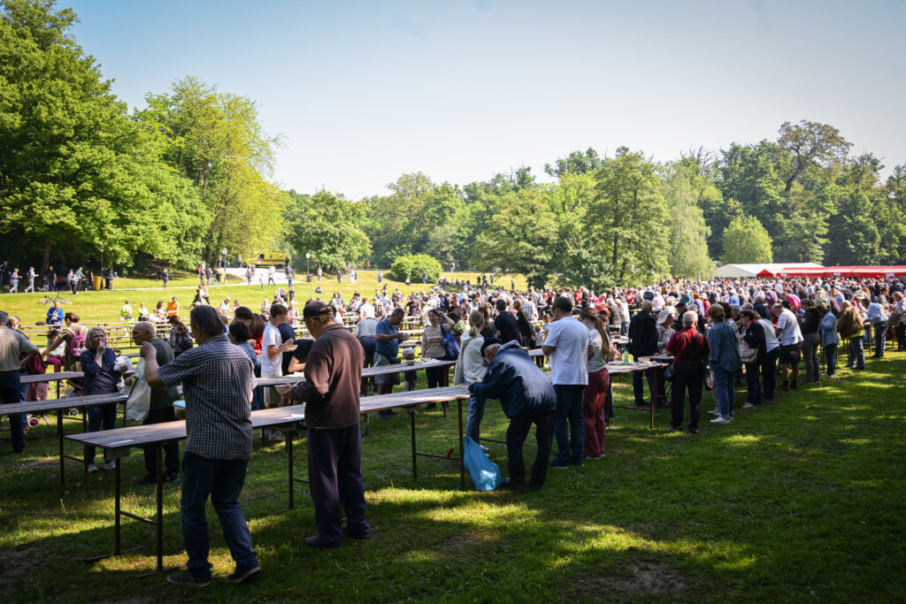 Mnogobrojni građani na tradicionalnoj proslavi Praznika rada u parku Maksimiru