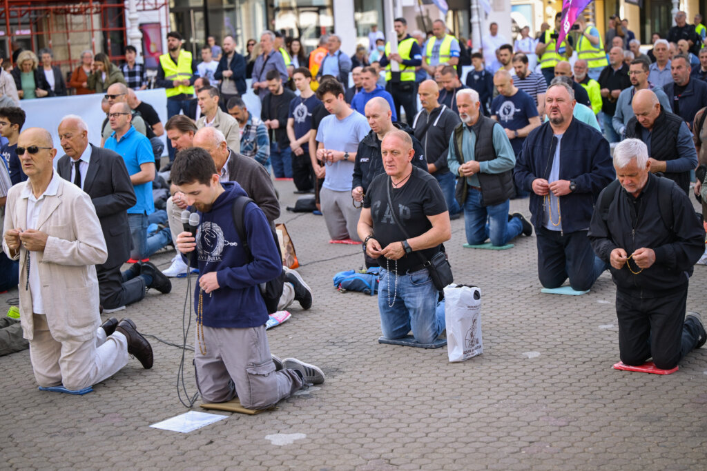 Molitelji i ove prve subote u mjesecu na glavnom zagrebačkom trgu