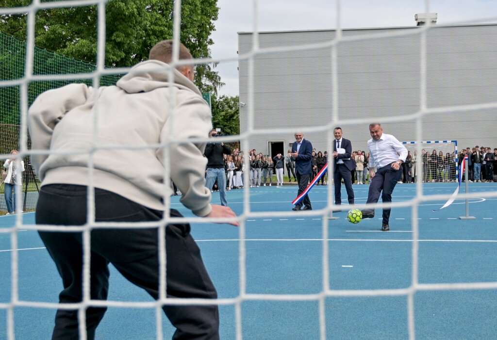 Srednja Strukovna Skola Vz Otvorenje Igralista Mural 2025 (2)