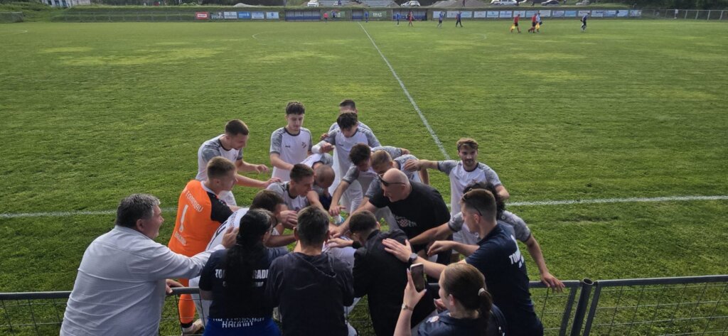 NOGOMET – ELITNA LIGA Golovima Ferenčaka Tomislav Radnik slavio u Kloštru Podravskom