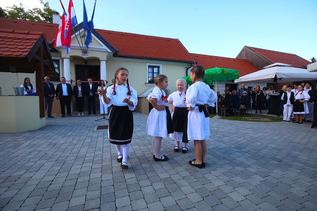 Vinogradarska Kuca Tuzno Otvorenje 2025 (1)