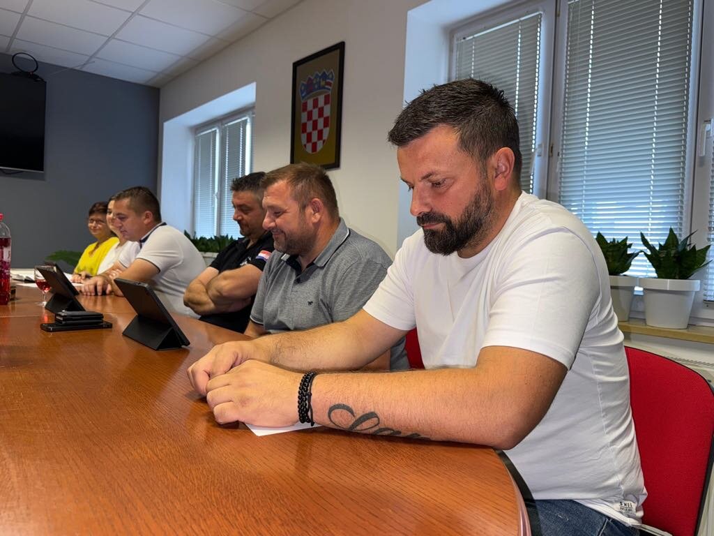 099ff710 19d5 4437 A8f7 F7187eb8b676