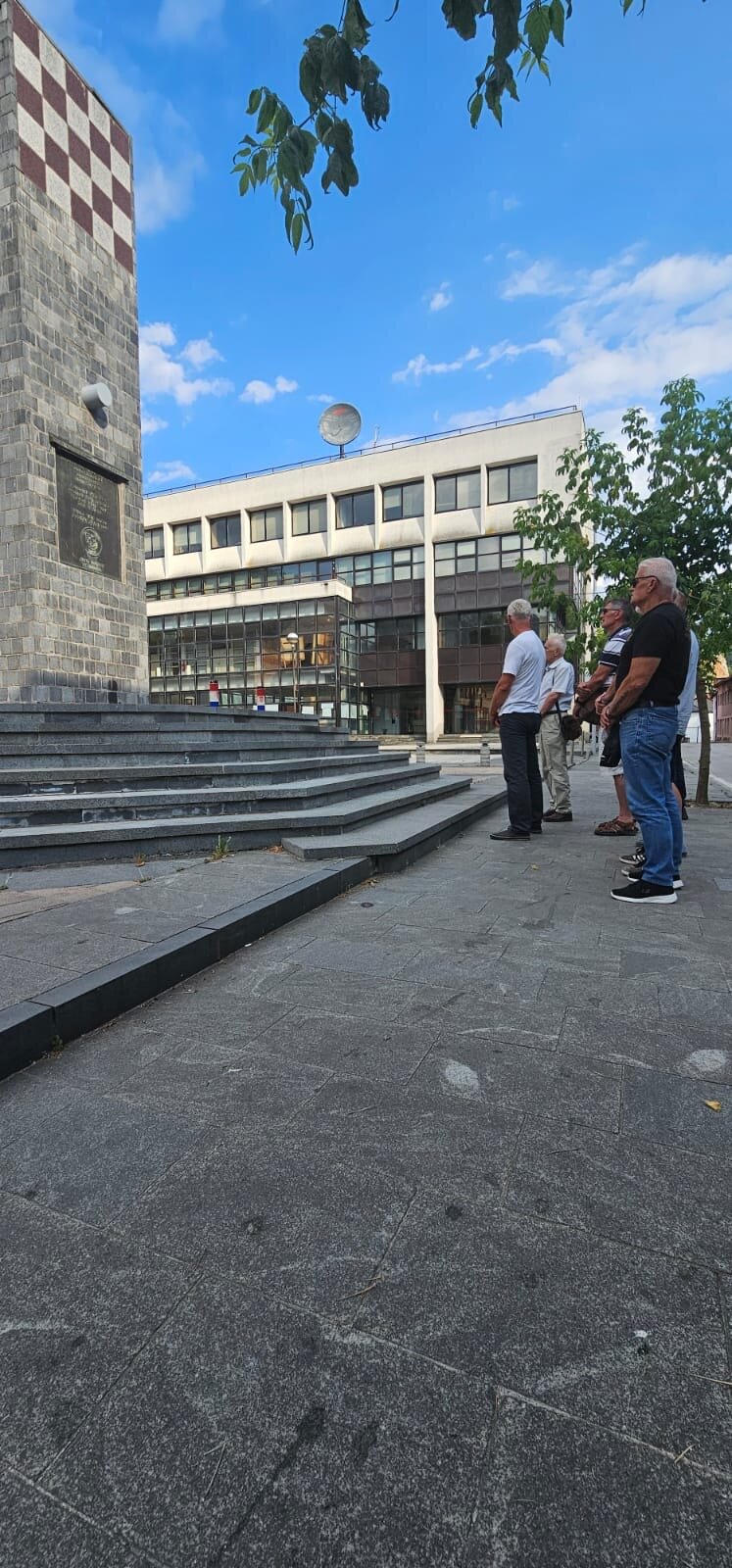 1fb07b1a De5a 41d8 80bf A70fab7918ce