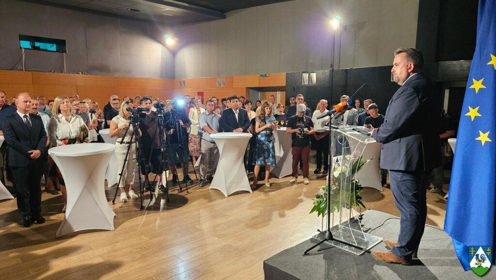 20250606 101258 1024x577 Equal