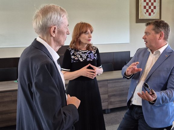 33025c5c C8d4 4589 80ad B3daeea3af37.jpg 648x432 Q85 Subsampling 2