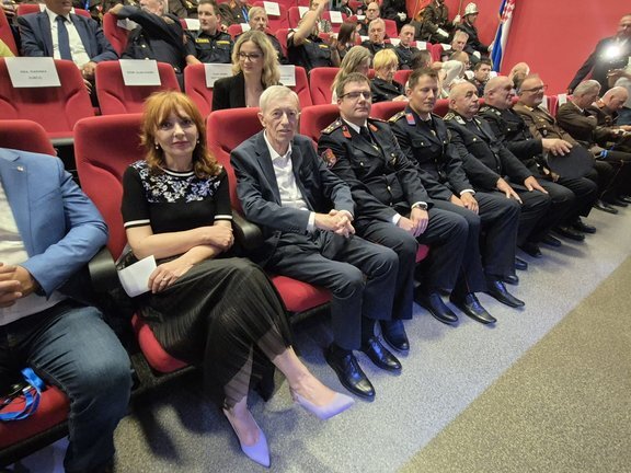 394a92a4 Fc64 4d9c Bf1a 8464d89dfe77.jpg 648x432 Q85 Subsampling 2