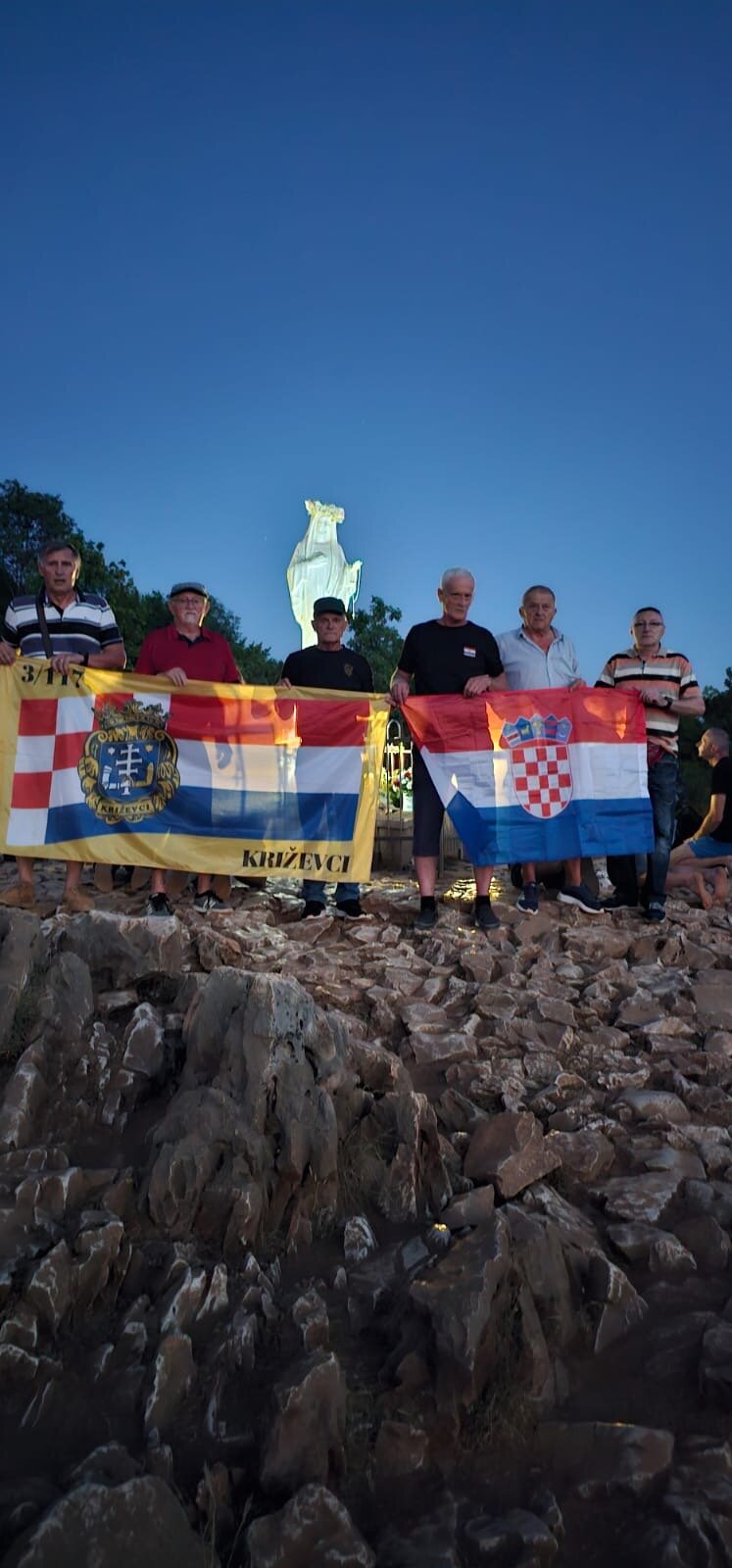 46b6855c 7851 46b5 985e 04e4191f76ad