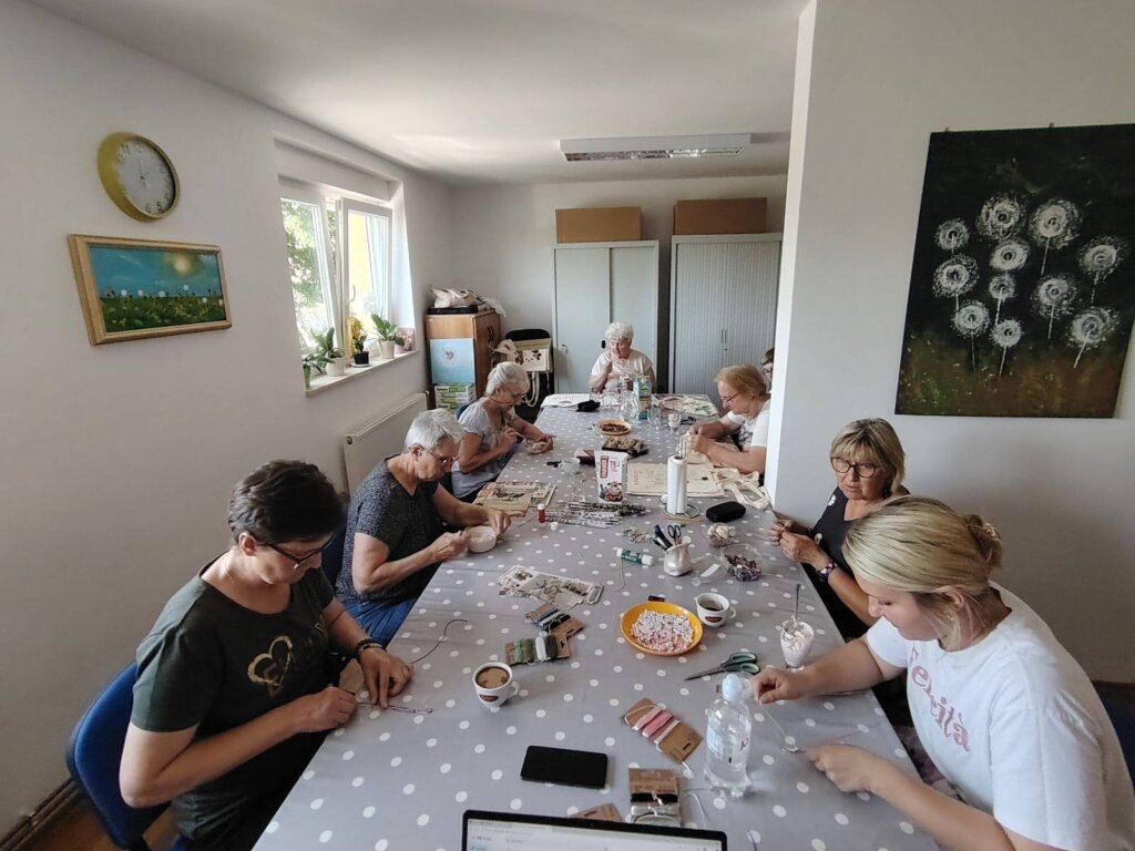 494557940 9686362151475769 6445337199756245008 N