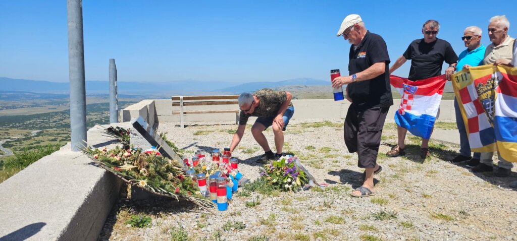 49d935fc D216 4963 A2bb Dd1ec0d88238