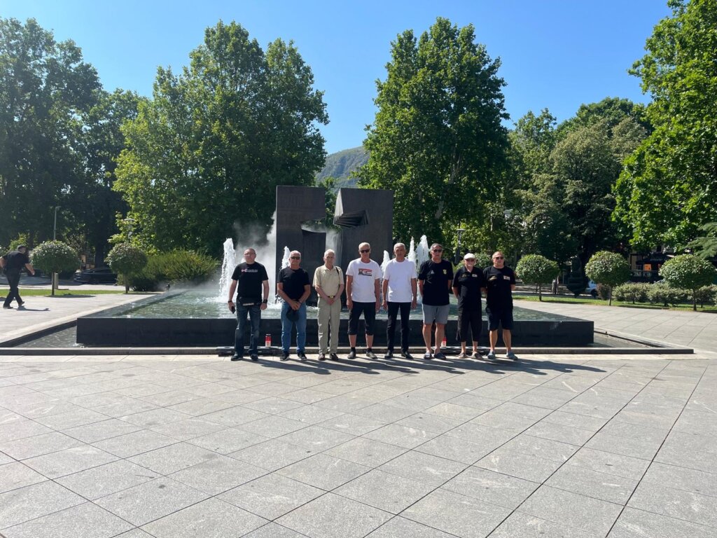 4b98d216 D23e 4481 B5a9 F0e7089cda07