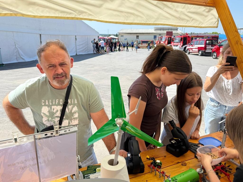 6a0aa610 7233 4374 B01b B67bce26019f