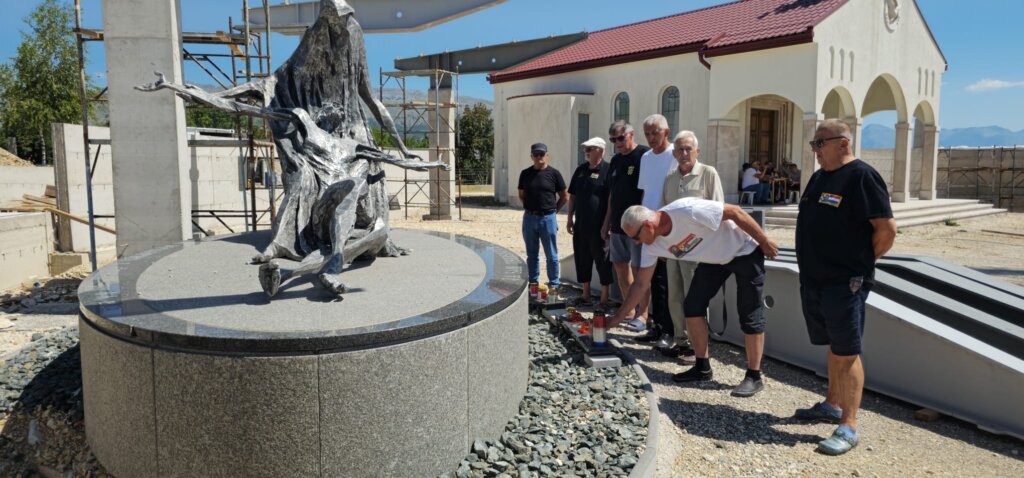 6e73d605 8569 4334 9da6 7f96409de7e5