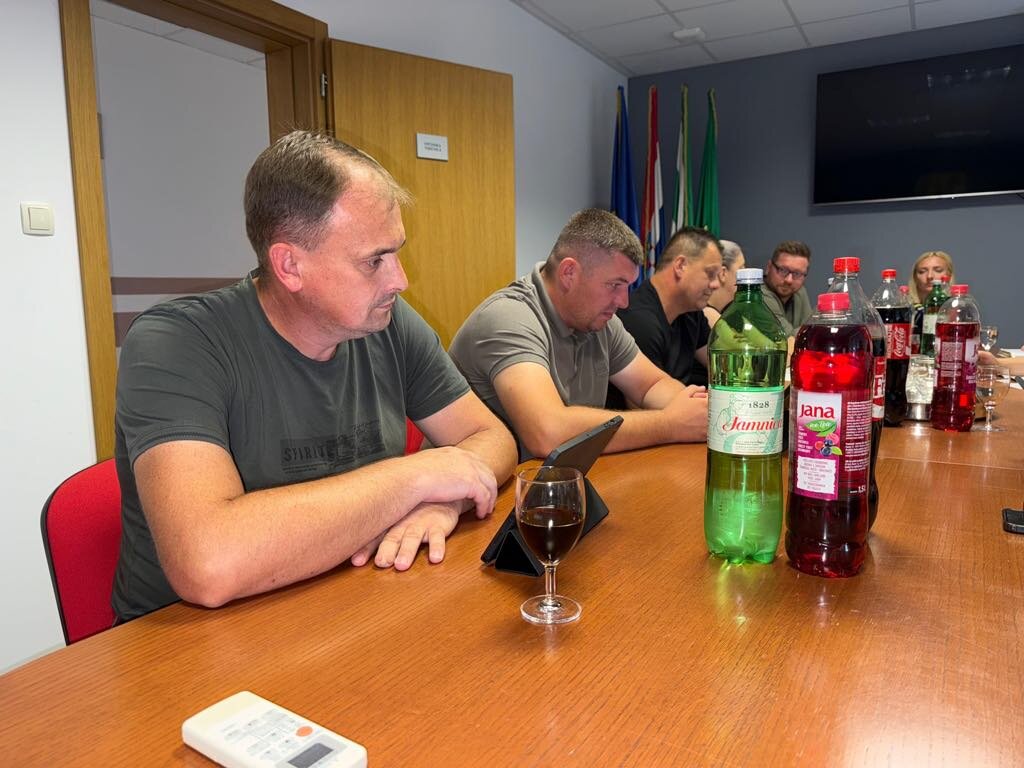 75964172 444c 401b B4b0 6804de8da5ff