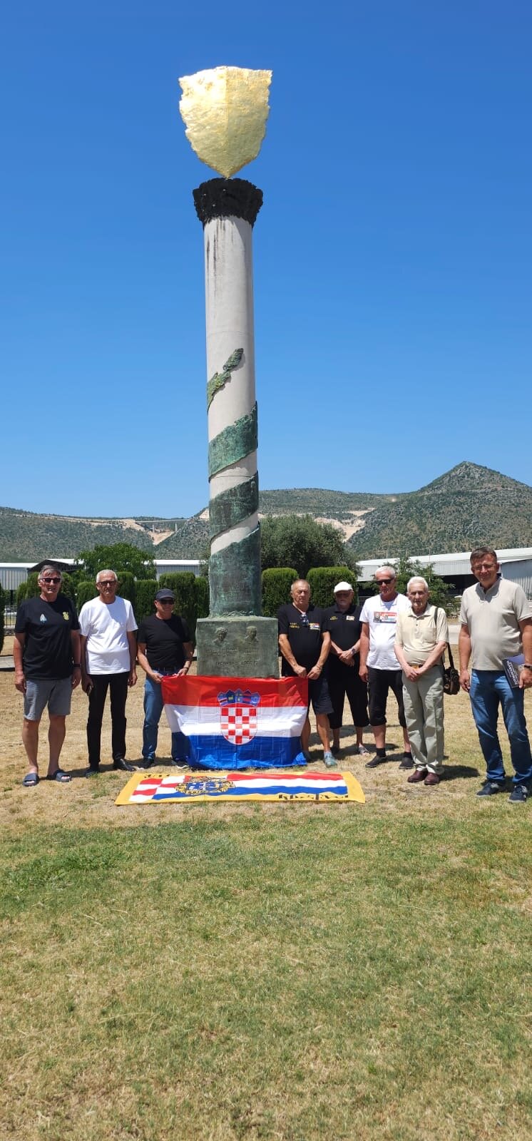 7d52a4b9 Bf9a 4b06 995a D547d90fbfde