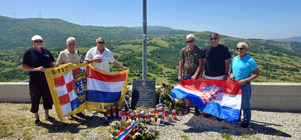 99101595 0c99 44a1 8998 346b14469f15