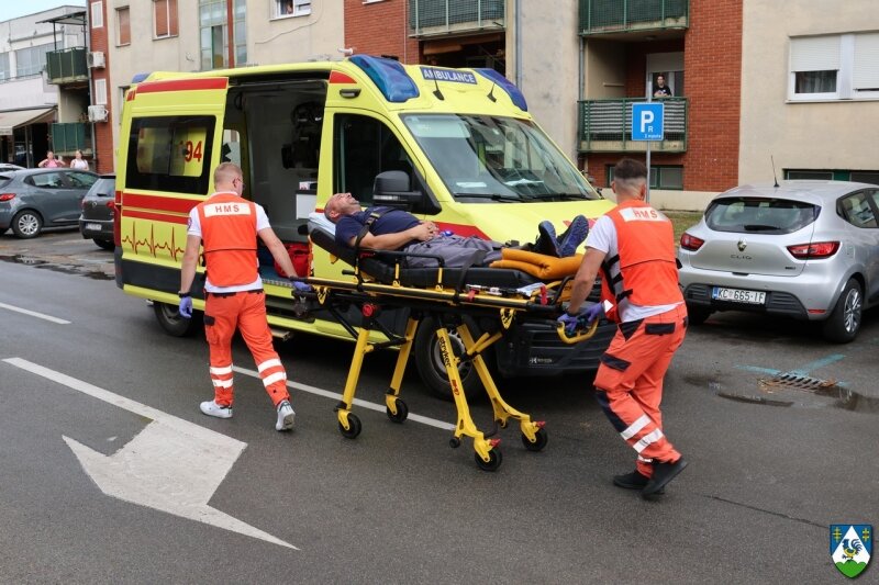 Cn9a1636 800x800 Equal