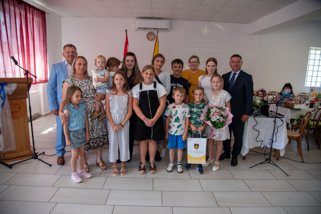 [FOTO/VIDEO] Održana svečana sjednica Općinskog vijeća Općine Sveti Petar Orehovec, općinske zahvalnice primile majke sa sedmero i osmero djece