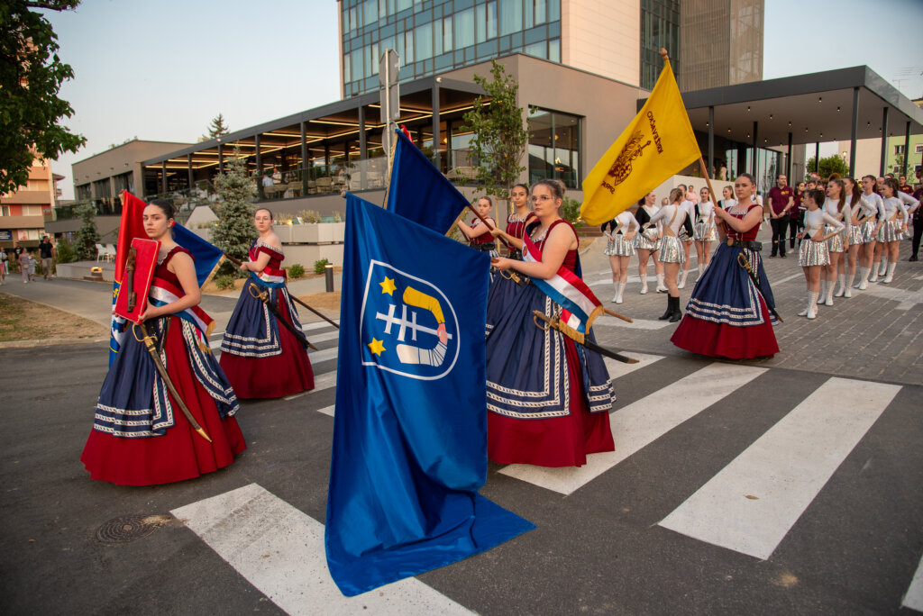 [FOTO/VIDEO] Tradicionalna povorka označila početak Križevačkog velikog spravišča
