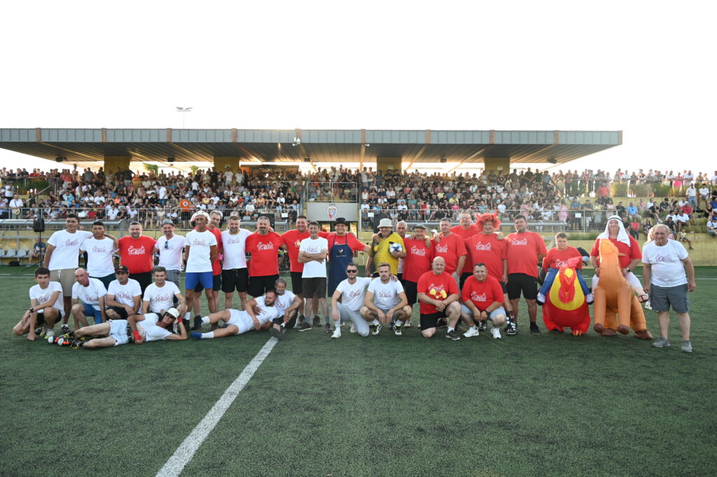 [FOTO] TRAŽI SE MJESTO VIŠE Nogomet igraju debeli i guravi