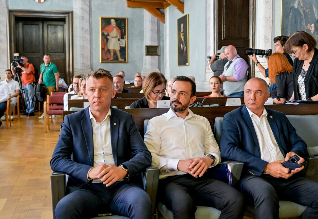 Ministar Bacic Ugovori (32)