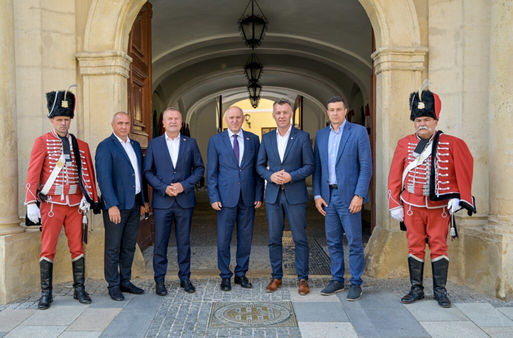 Ministar Bacic Ugovori (6)