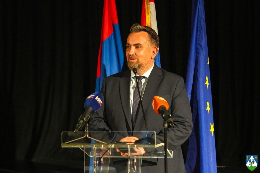 Nex00793 1024x682 Equal