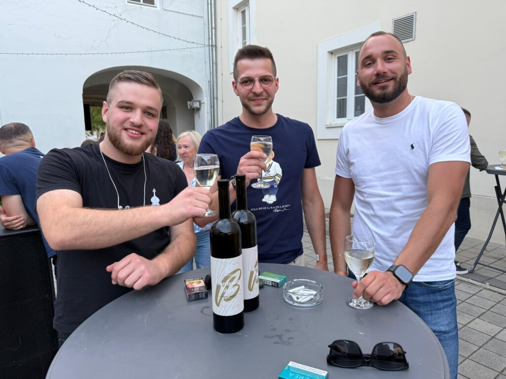 Photo 2025 06 07 20 42 49(2)