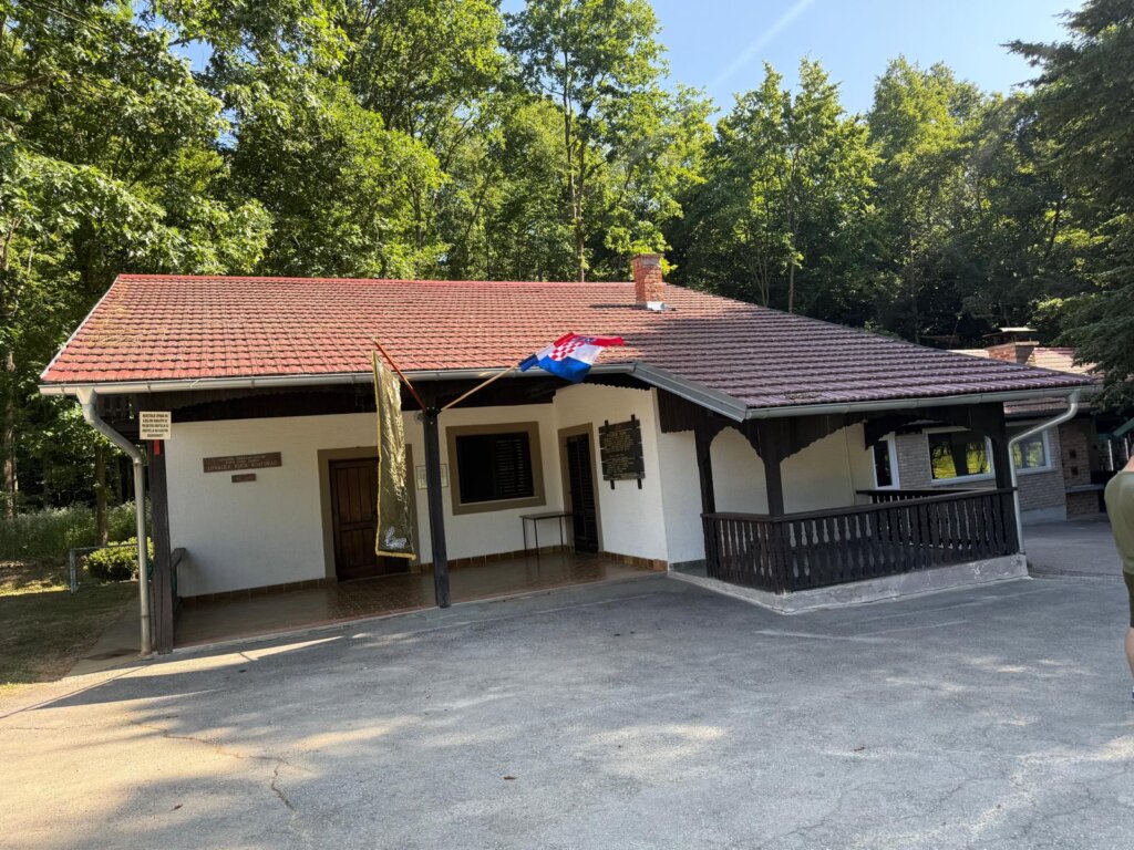 Photo 2025 06 22 21 29 20 2