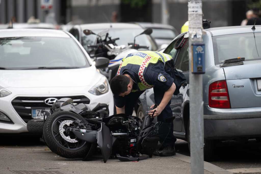 Zagreb: U Prometnoj Nesreći Sudjelovali Su Motocikl I Automobil