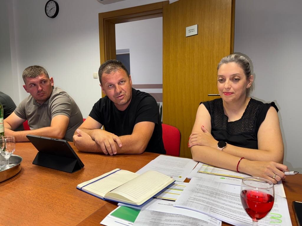 D25c19f2 8b37 4371 Bd36 903e2330f10f