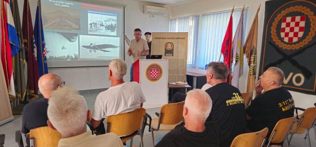 E6455a8c F450 422e 933d B7289431b6a3