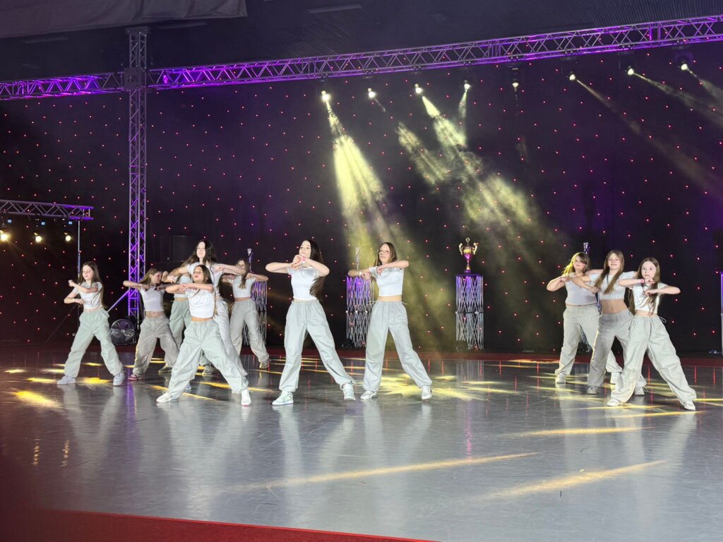 F0021002 4c5f 4d08 B581 3b6faae5d2ed