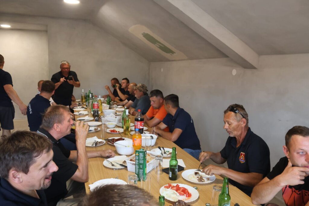 F4fa5159 Ed47 4313 Ac35 370886c89101