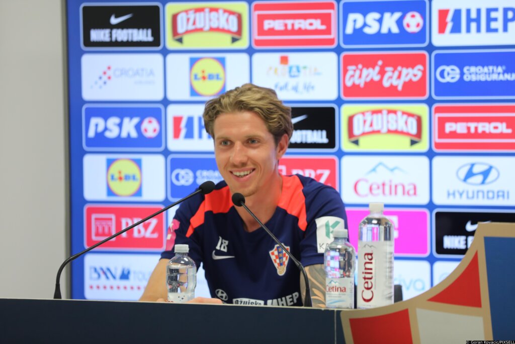 Rijeka: Nogometai Petar Su?i? I Kristijan Jaki? Na Press Konferenciji