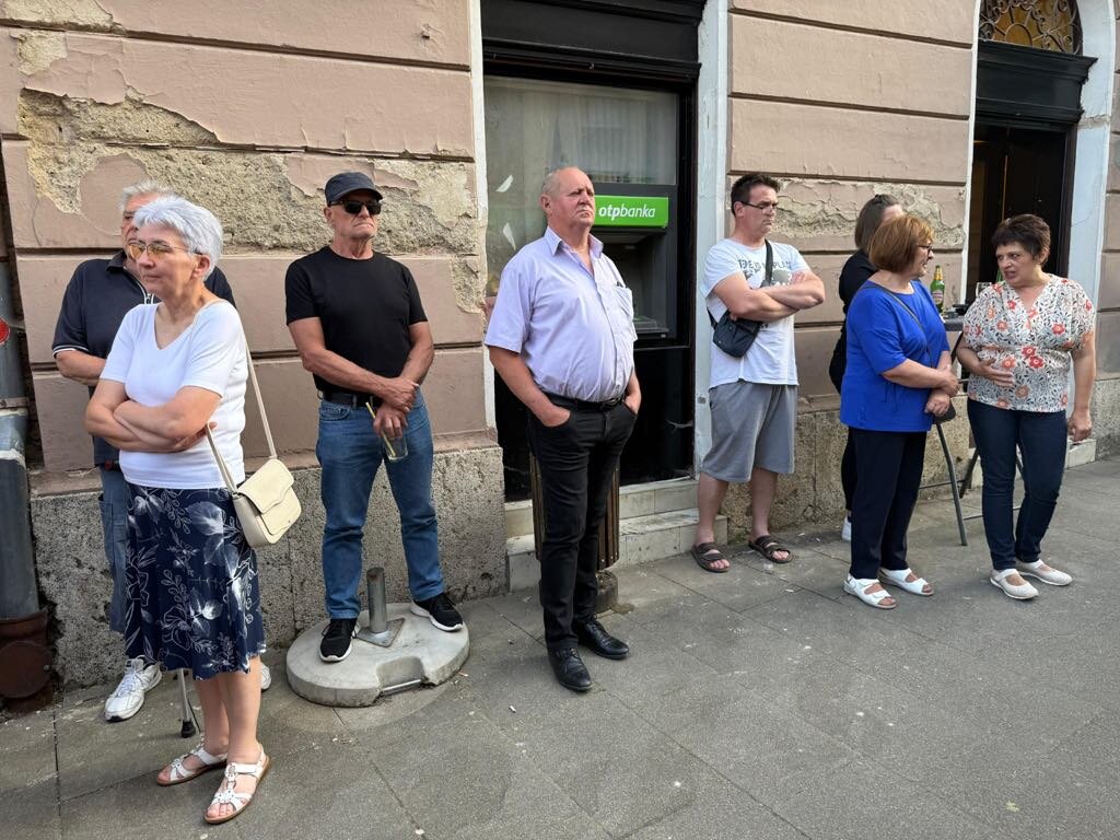 Raspjevani Prozori (14)