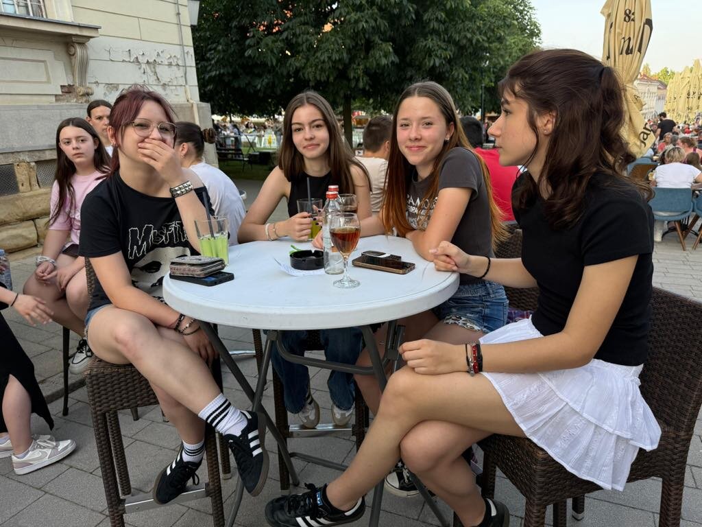 Raspjevani Prozori (15)