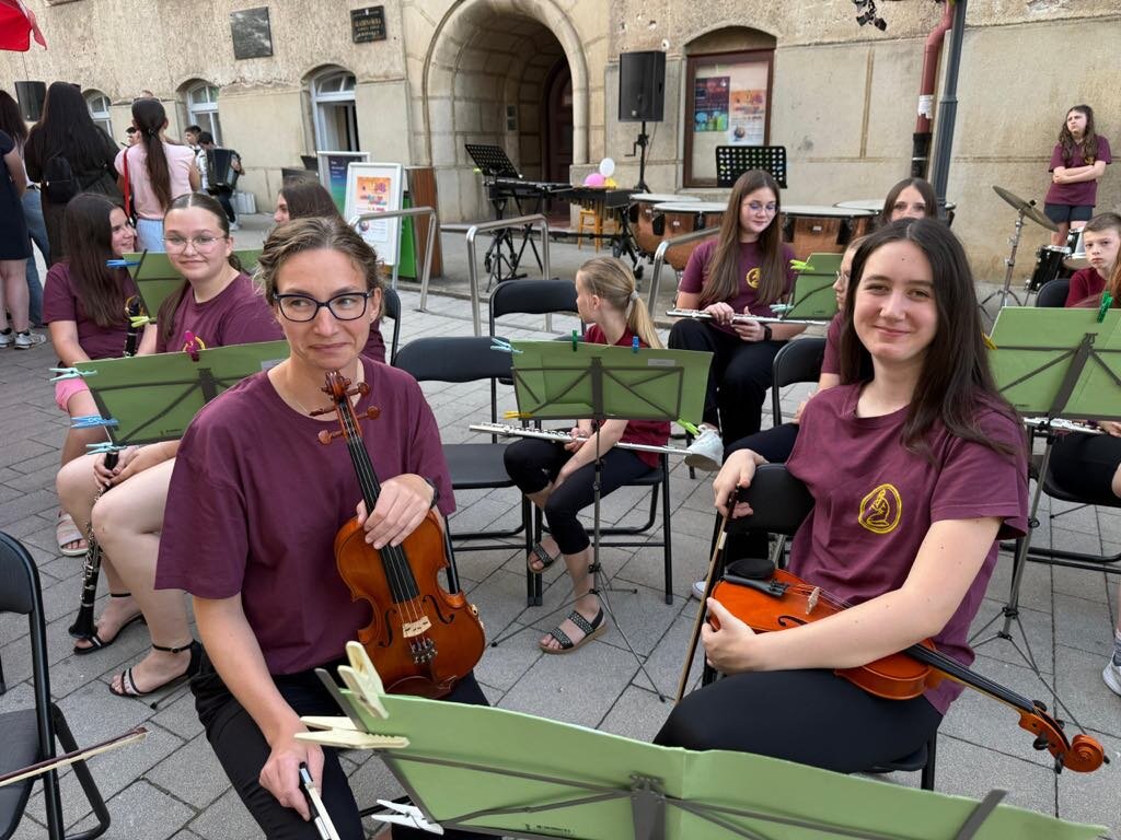 Raspjevani Prozori (17)