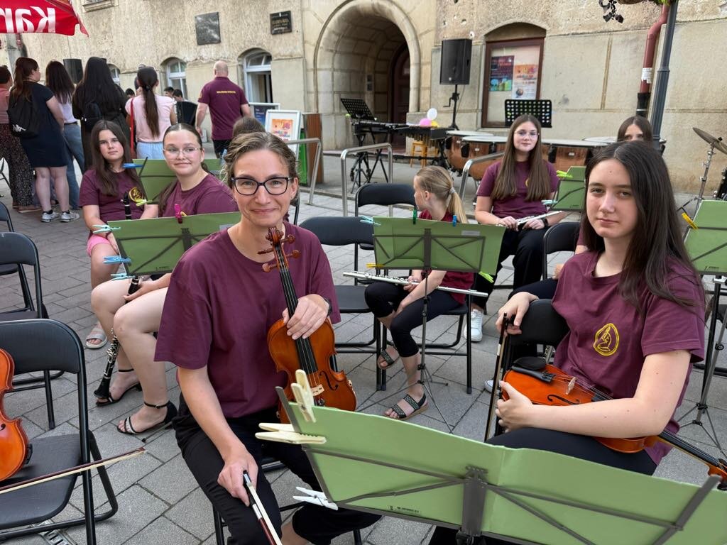 Raspjevani Prozori (9)