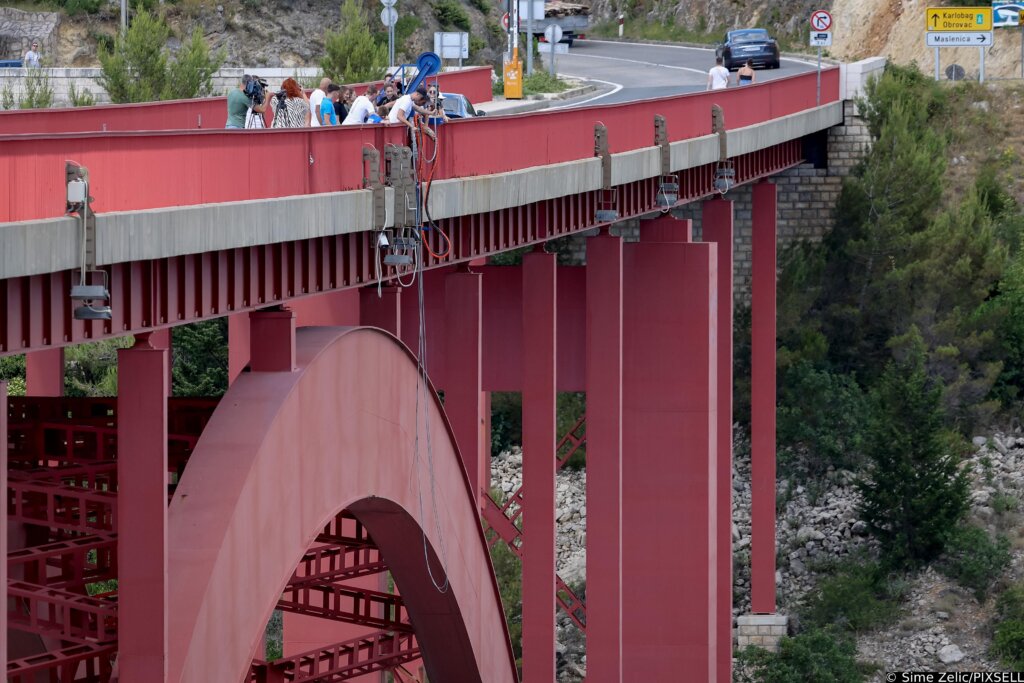 Maslenica: Otvaranje Sezone Bungee Jumpinga Na Masleničkom Mostu