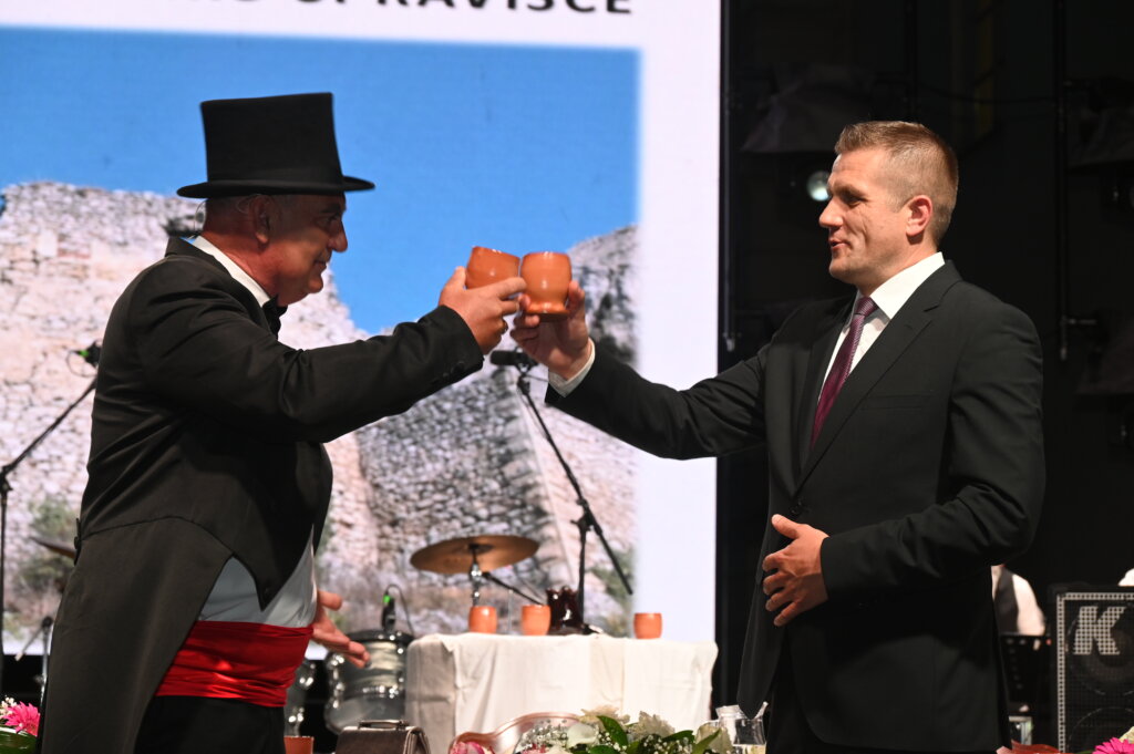 Spravišče Otvorenje 5719 (24)