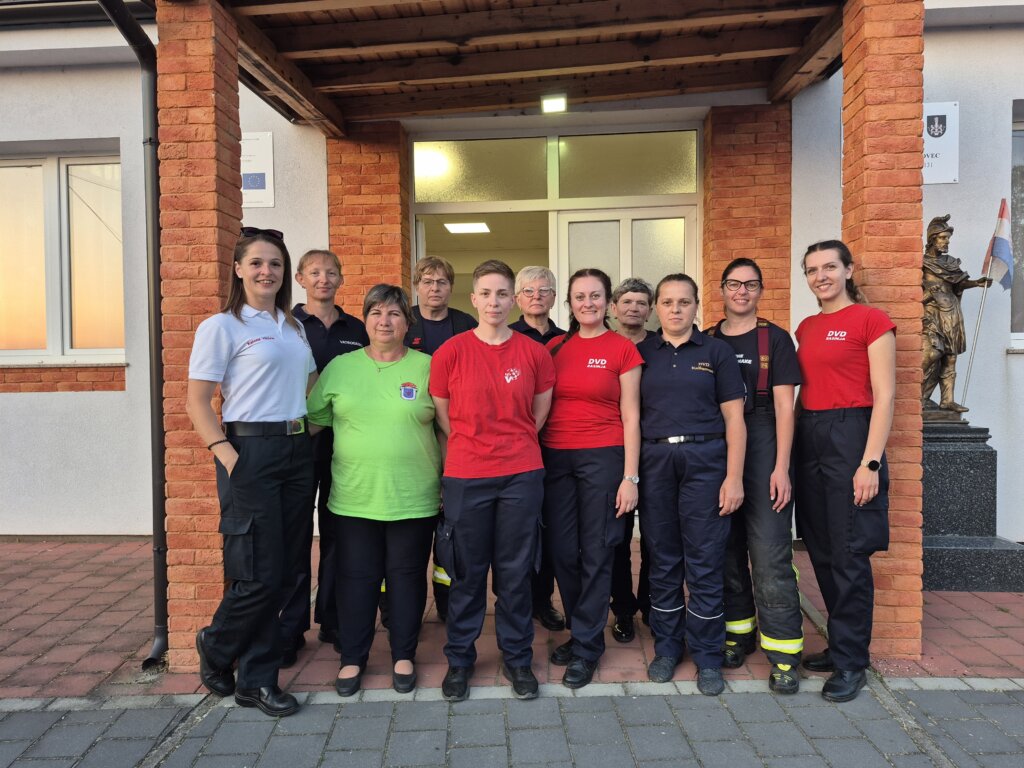 Županijske vatrogaskinje uz bok muškim kolegama