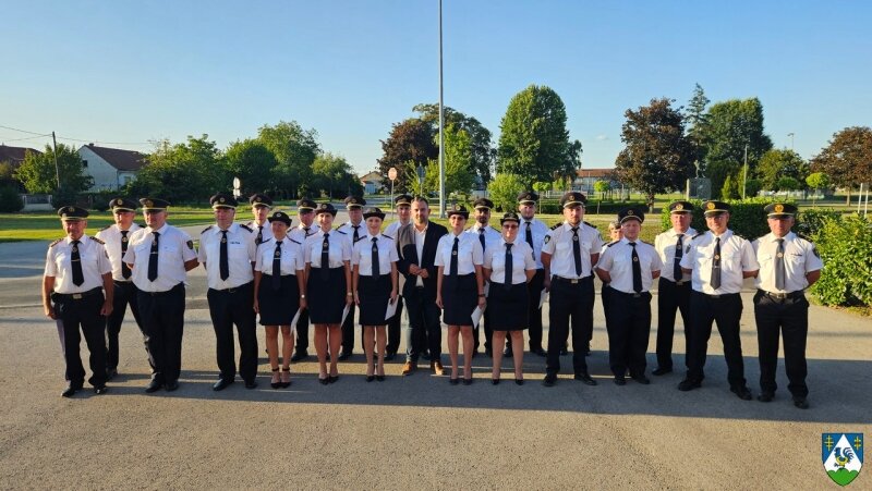 Župan Golubić uručio diplome novim vatrogasnim časnicima