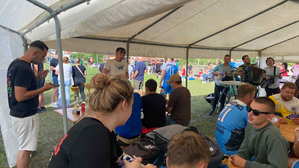 3be641f1 1382 4c5e 9269 571ed626af7a