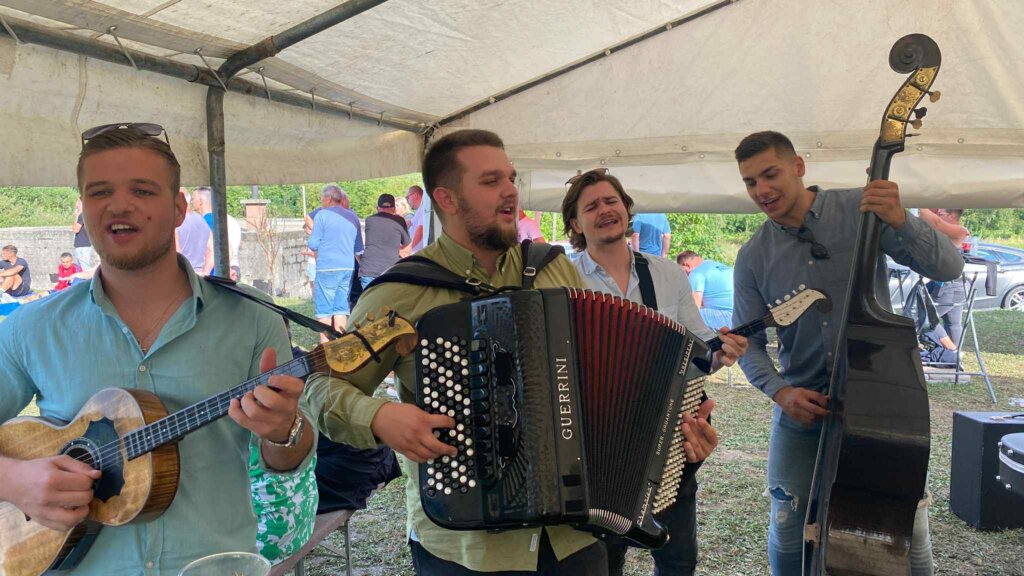 48dc05ee 7c0a 4568 A1a2 514ed1efd887