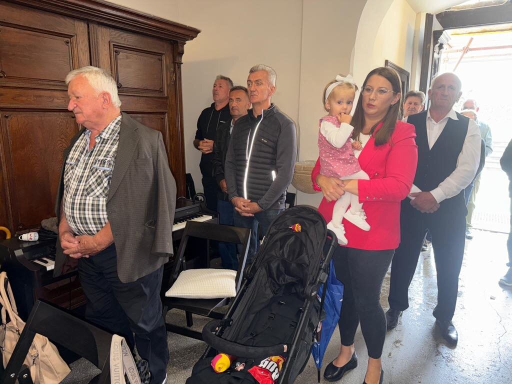 4db82983 8172 420c B221 3c73d921fba9