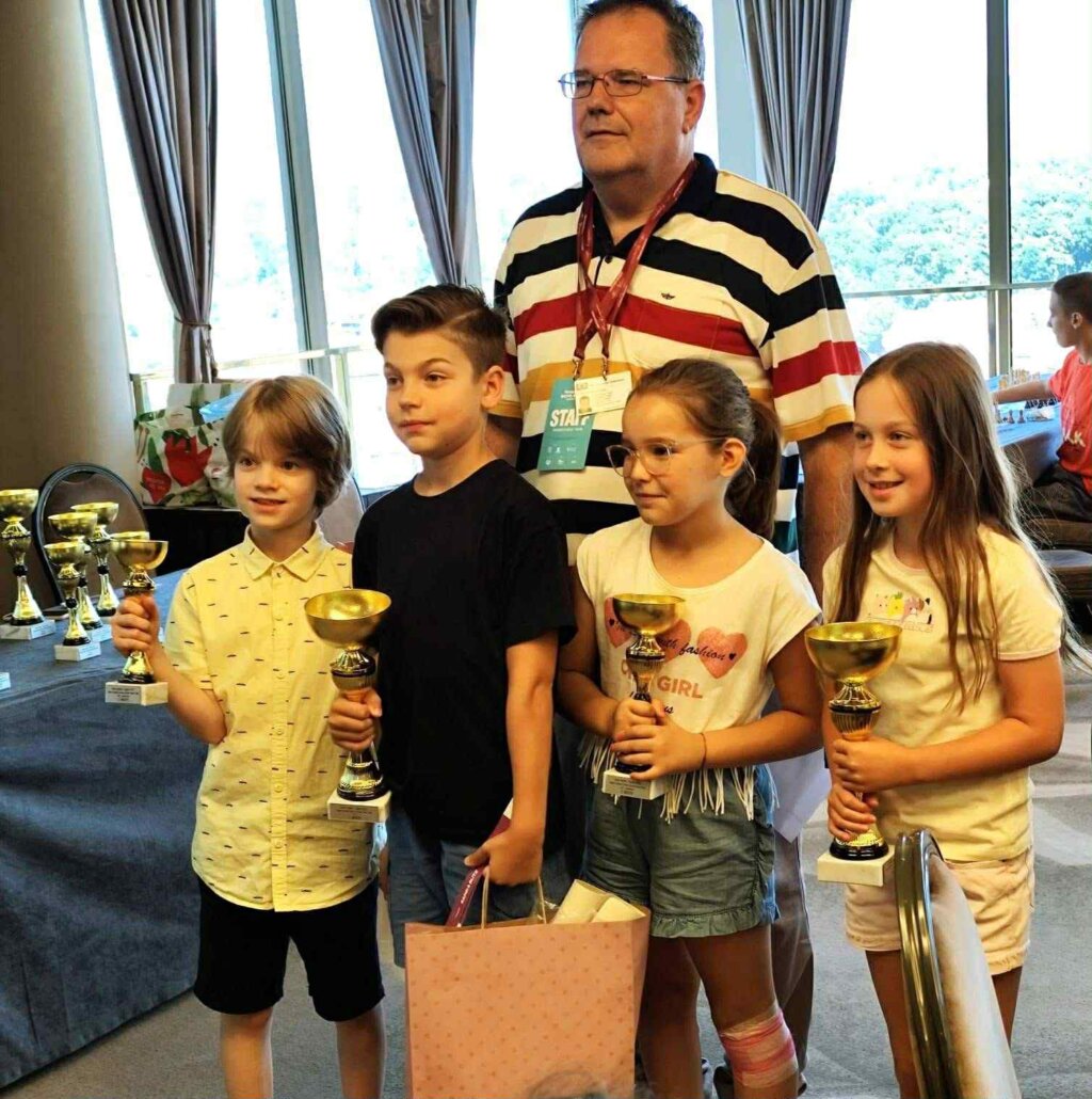 66605471 A941 41b8 917a C628ea4b04c4